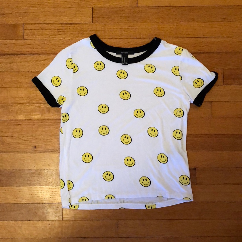 Happy face graphic tee